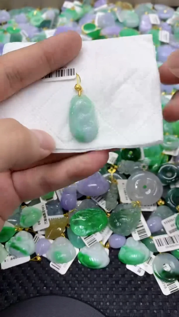 颈饰未镶嵌翡翠天然缅甸翡翠A货