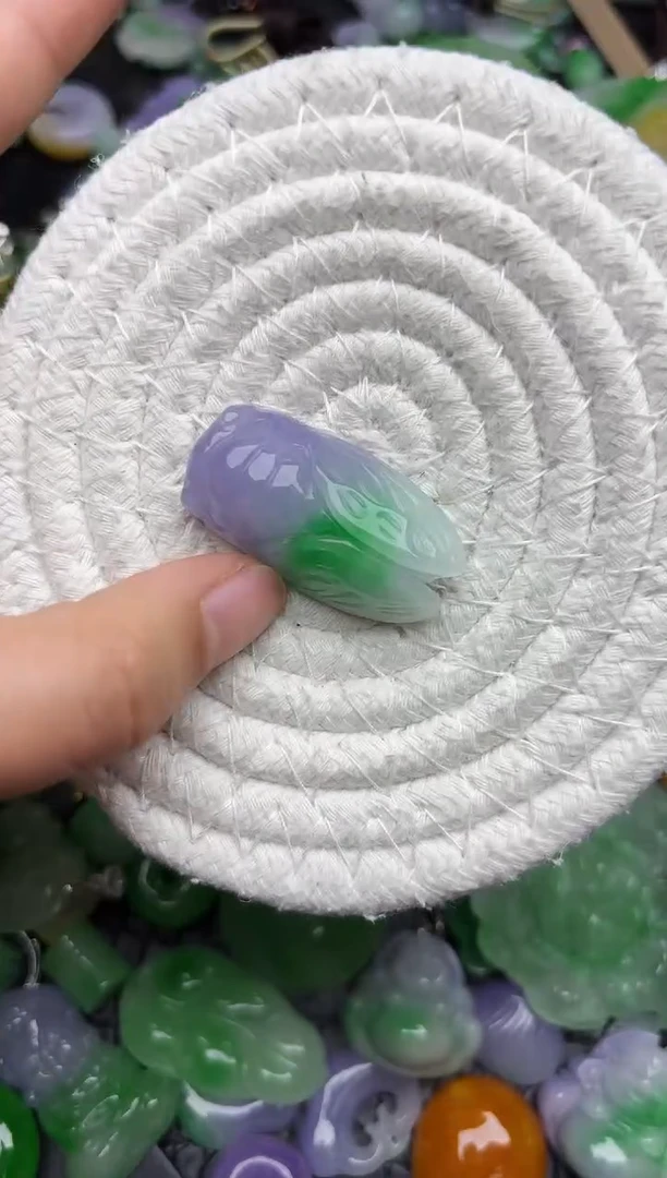 颈饰未镶嵌翡翠缅甸翡翠吊坠