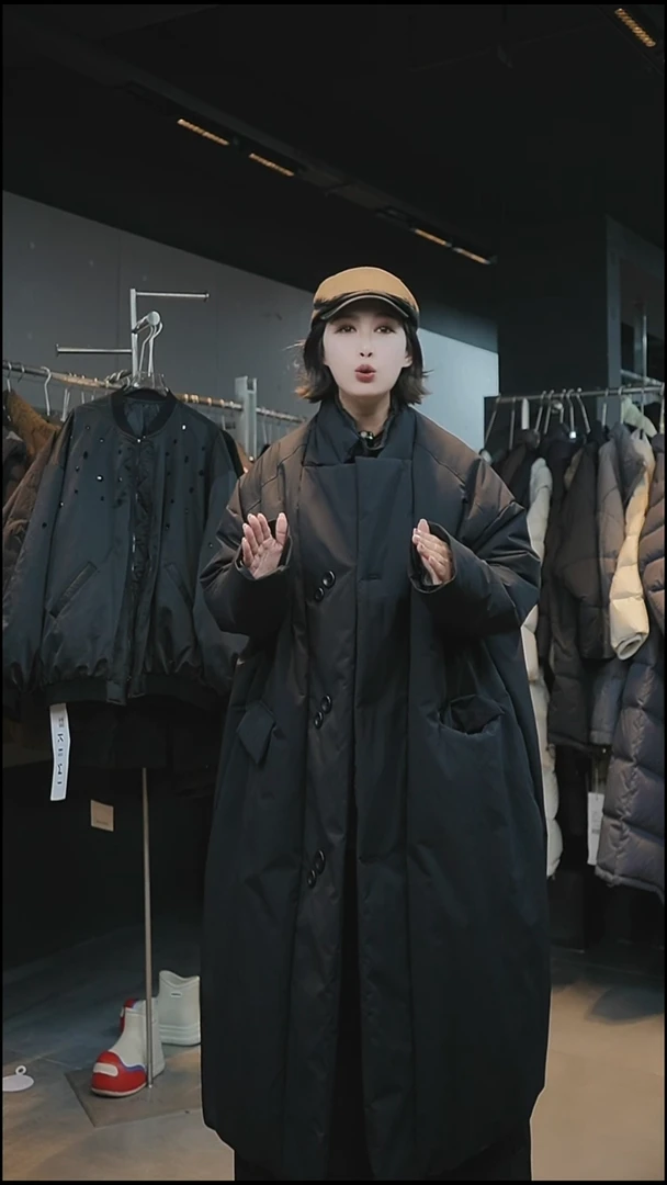 2570黑色羽绒外套