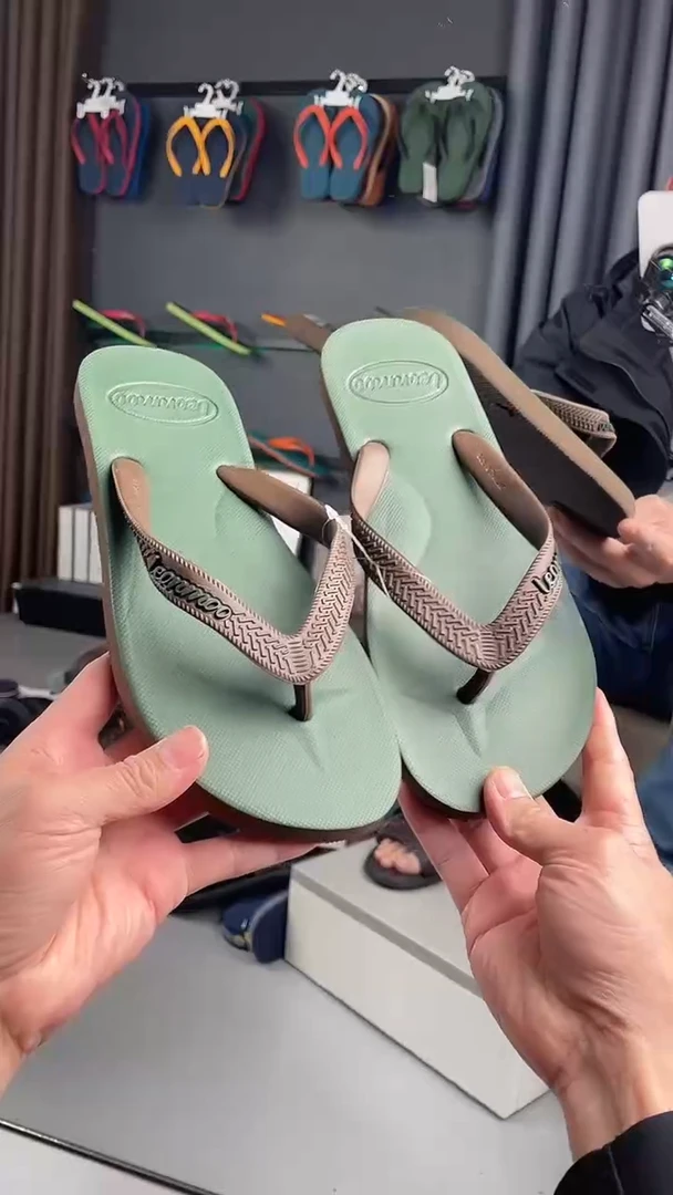 橡胶-编号113-瑕疵拖鞋（适合运动鞋39-40码）