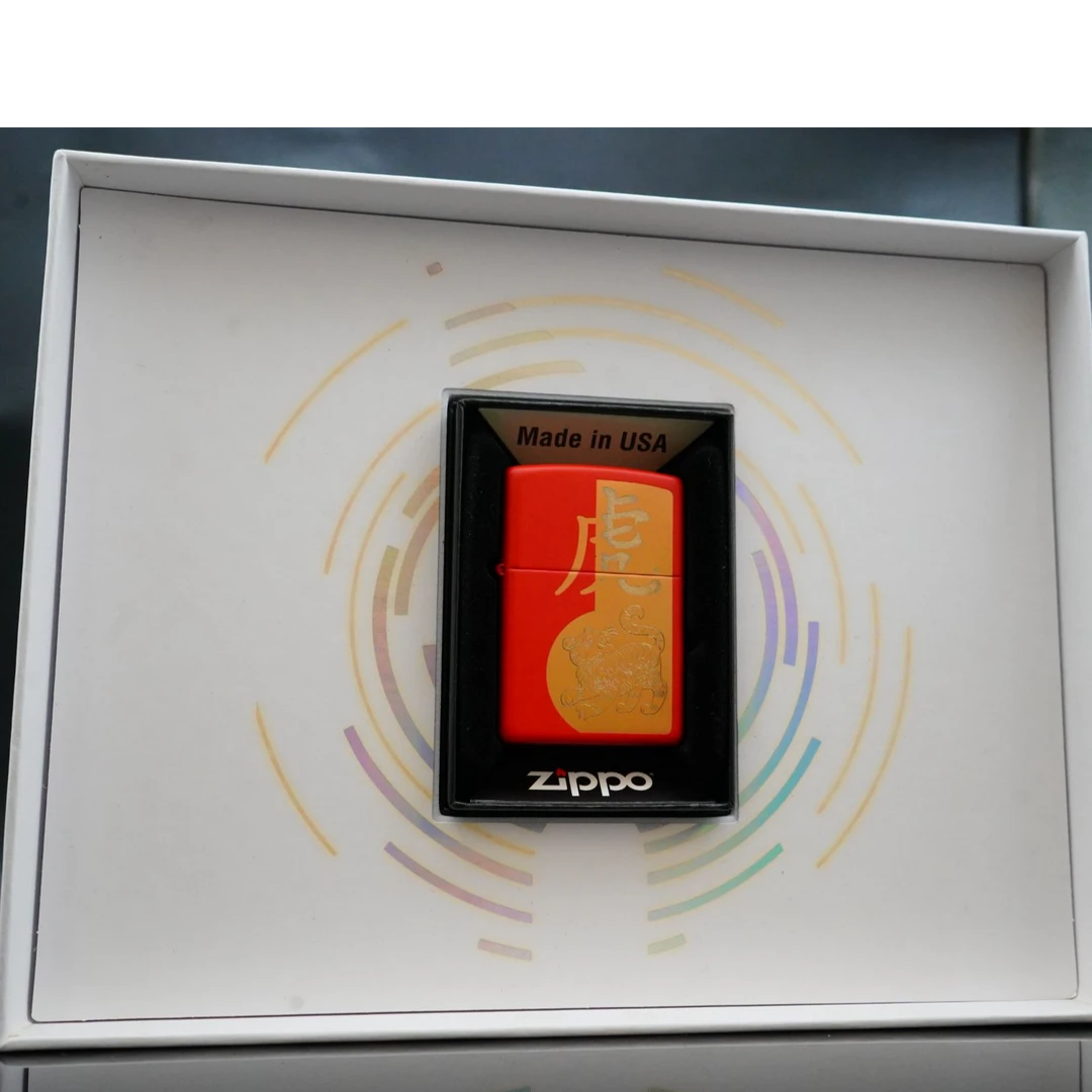 ZIPPO/之宝打火机 虎啸新春套装中版常规红漆LOG-0047 TCJ1