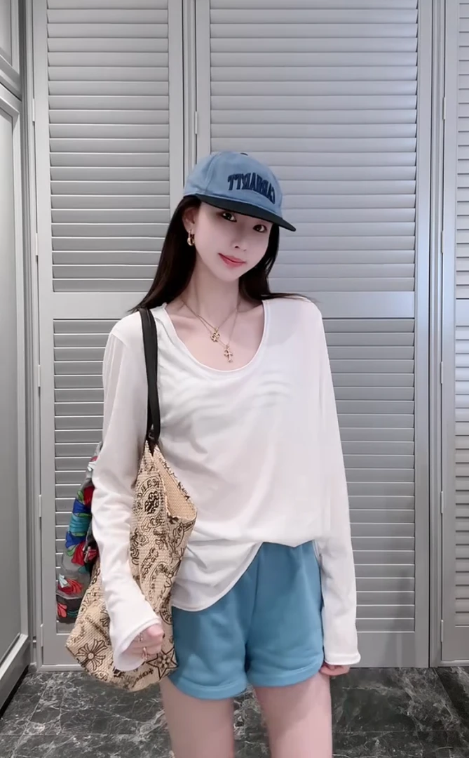 欧货2025夏季多巴胺时髦减龄百搭显瘦显高松紧腰三分短裤休闲裤女