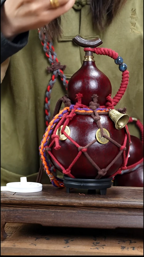 YP034复古网兜款天然酒葫芦（一物一拍）