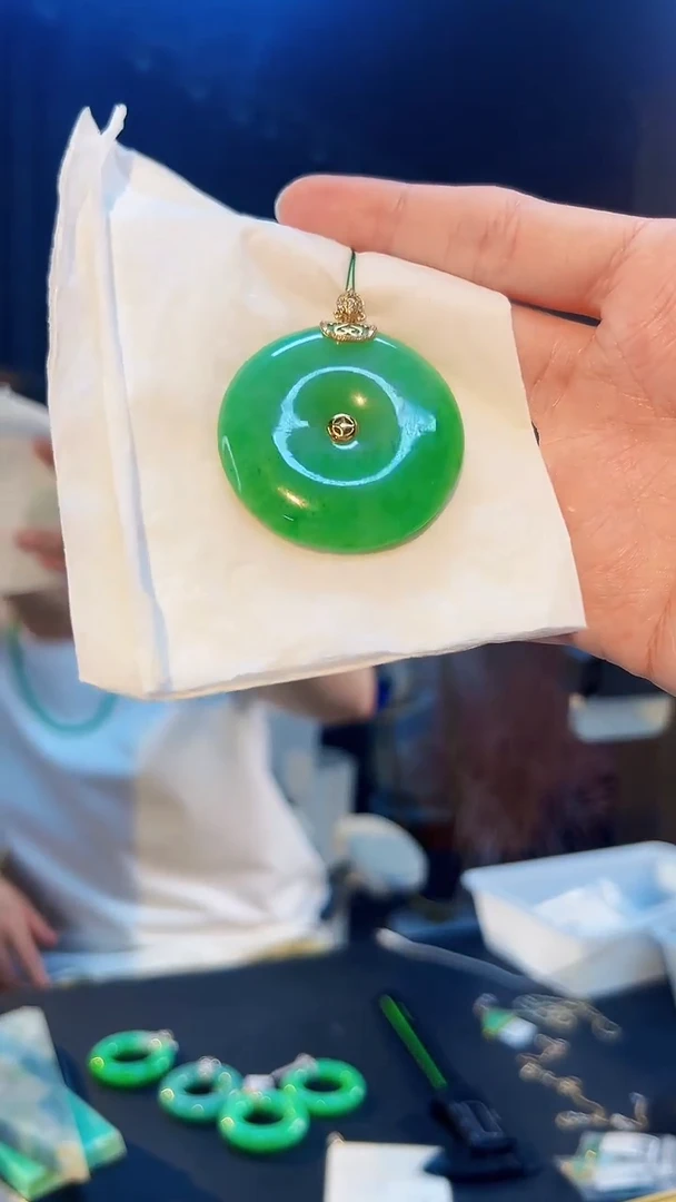 翡翠18K金镶嵌颈饰缅料A货/支持复检/一件