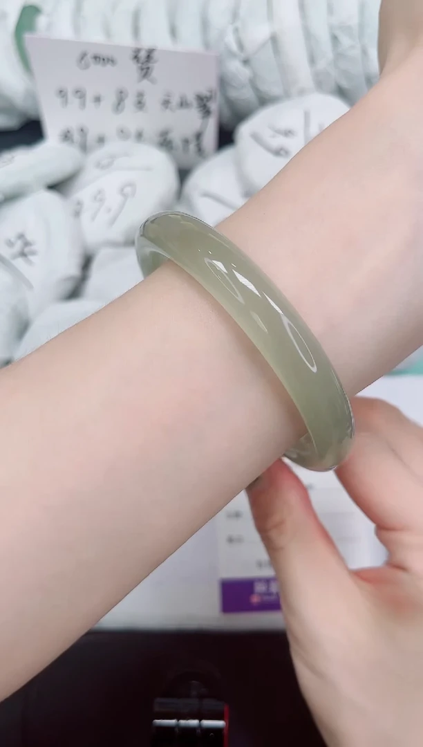 石英岩玉手镯未镶嵌38/64