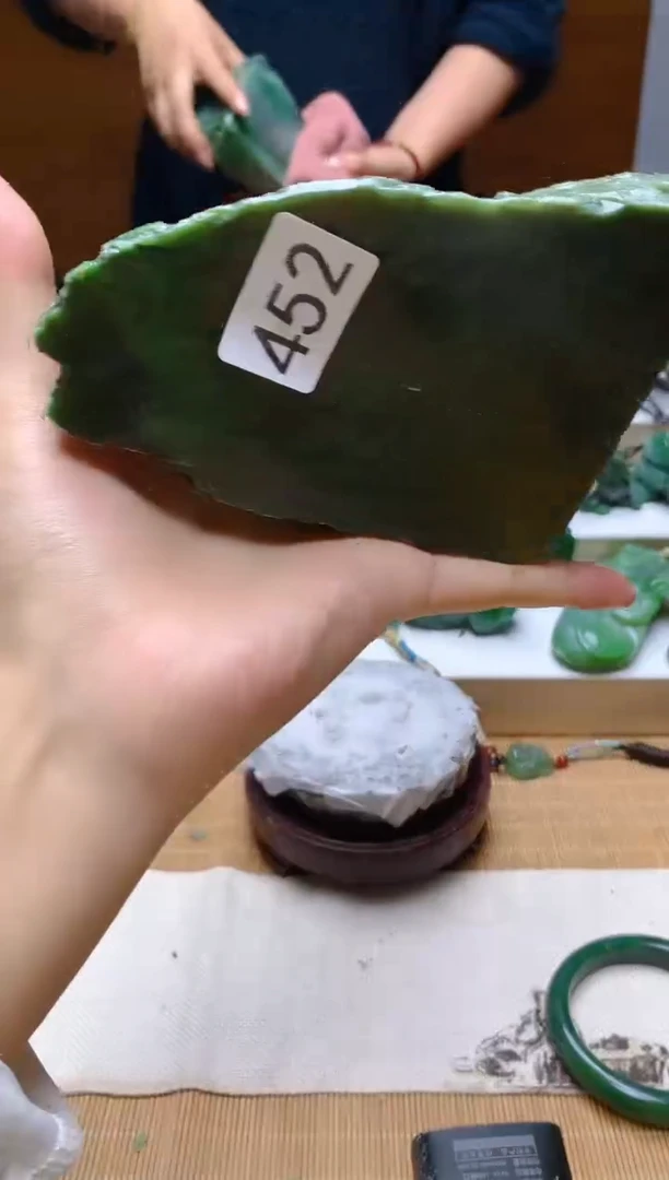未镶嵌和田玉（碧玉）珠宝半成品1