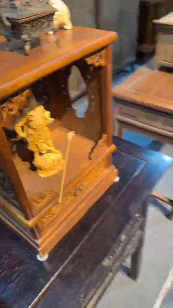 木福利            佛龛