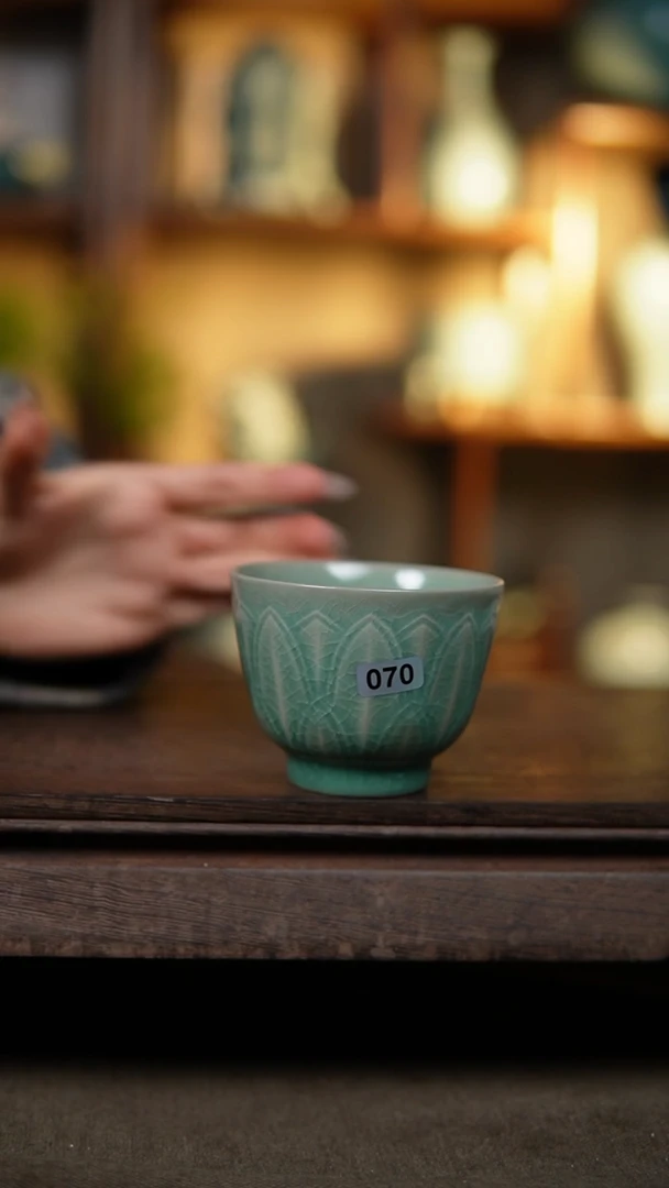 【闪购商品】杯仿古翡翠绿莲瓣杯大瑕70