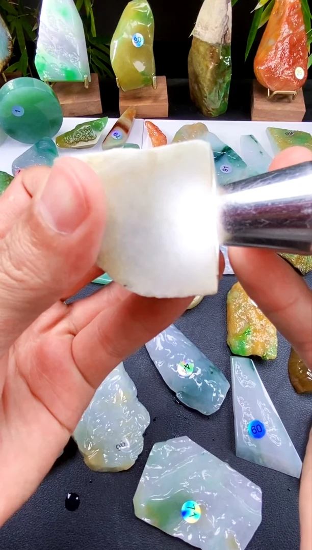 【闪购商品】定制翡翠未镶嵌翡翠