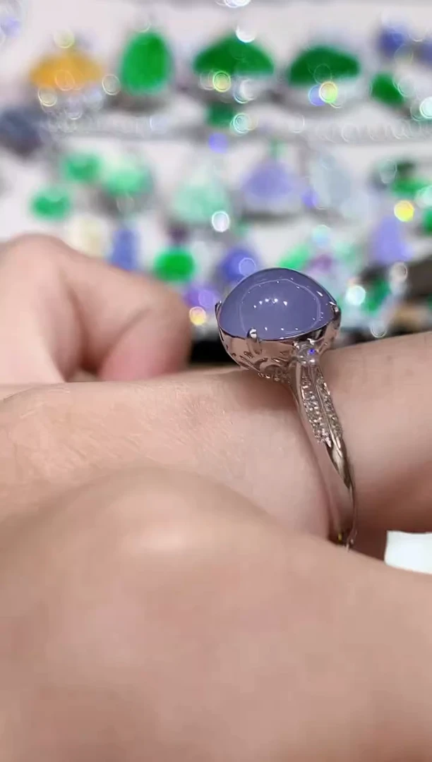 18K金镶嵌戒指翡翠YS多样性发其一