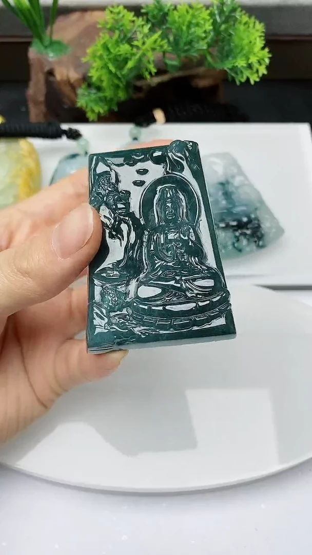 【闪购商品】翡翠颈饰未镶嵌