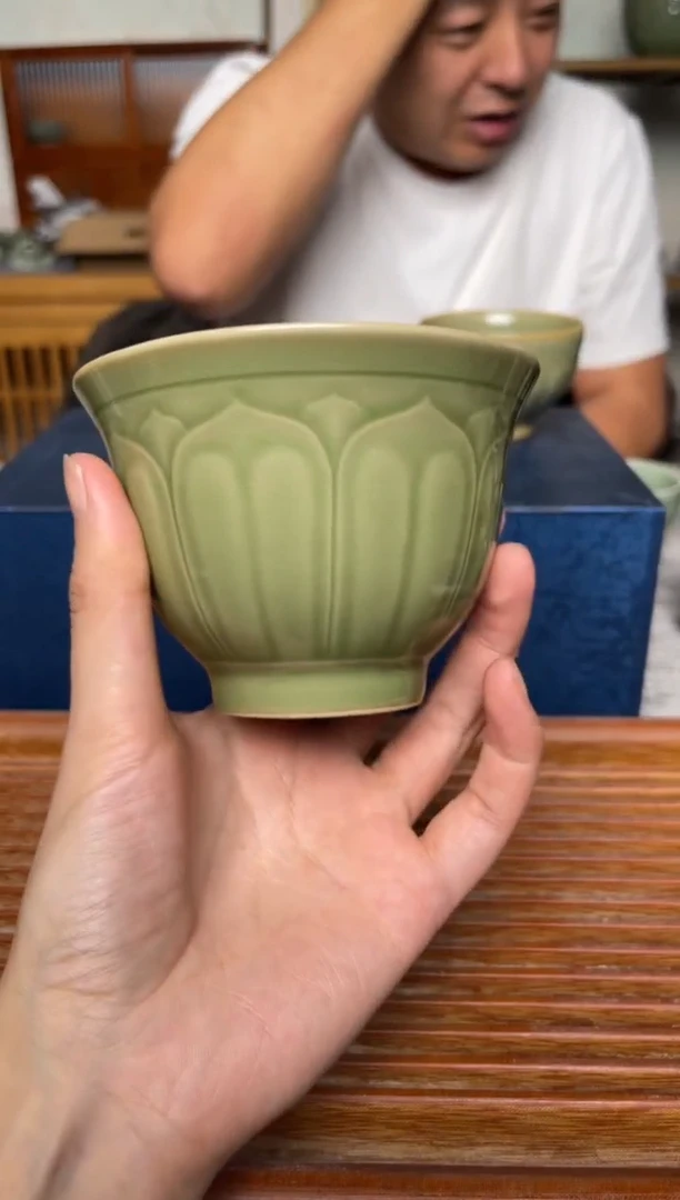 瓷器耀州窑莲瓣纹主人杯  微瑕