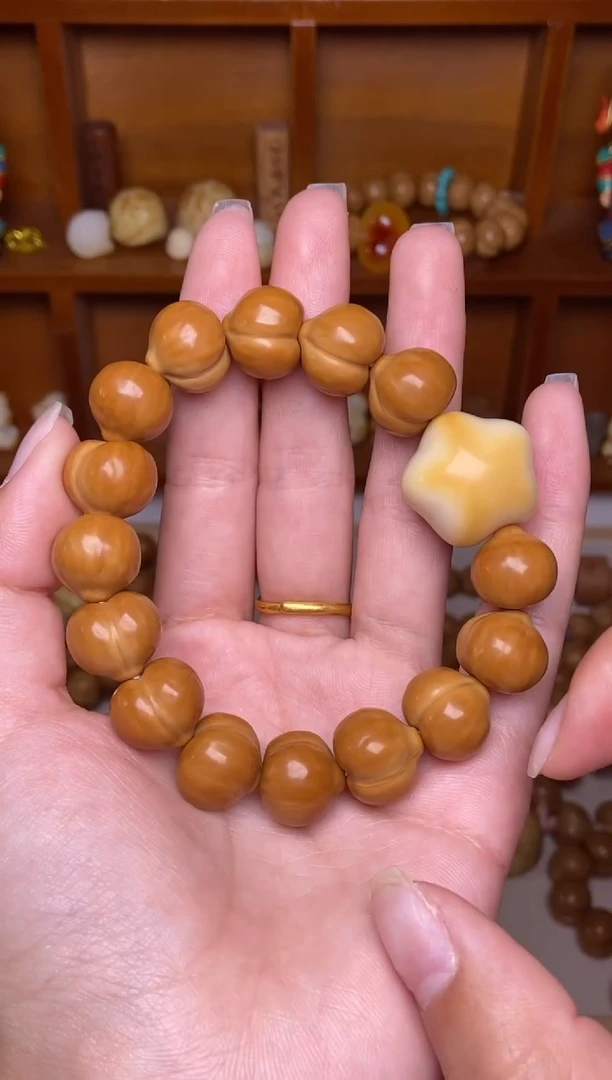 把件猴头核桃全品无暇屁桃➕星星手串