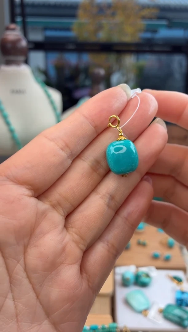 18K金镶嵌绿松石吊坠(不含链)1