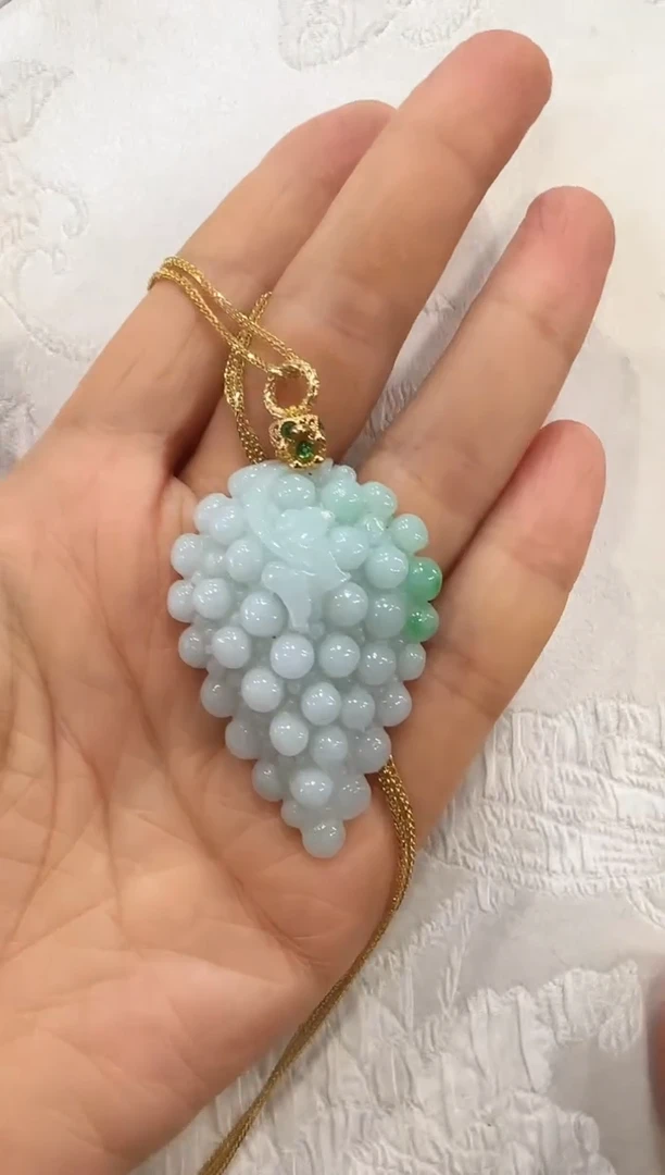 翡翠未镶嵌颈饰国风