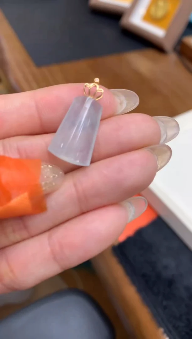 【闪购商品】翡翠颈饰18K金镶嵌无事牌