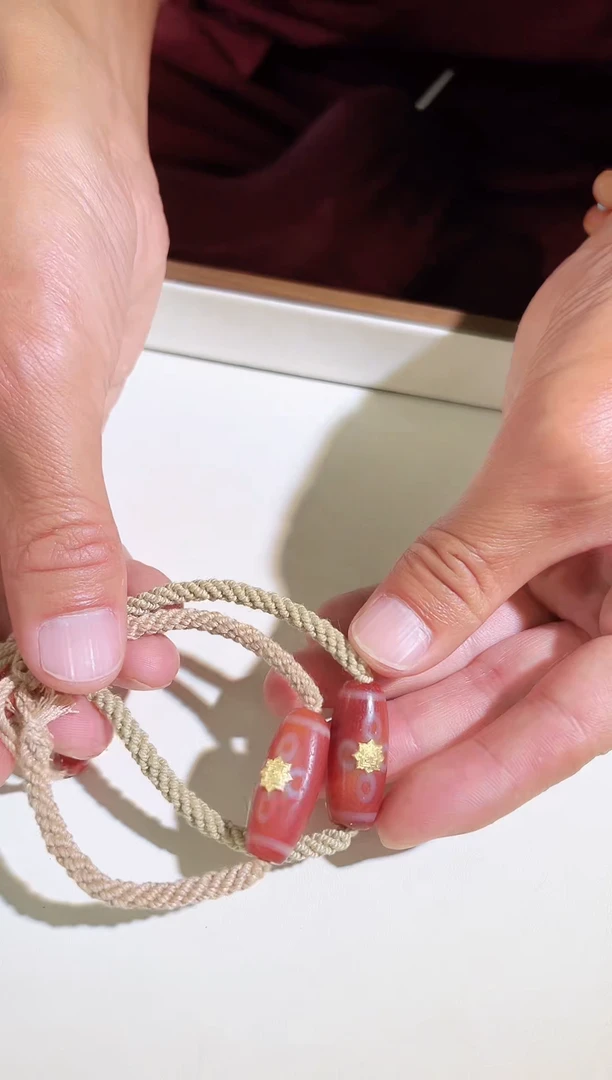 玛瑙/玉髓手绳未镶嵌18k五闪天珠手绳（拉萨直发）