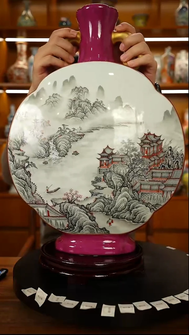 其他仿古瓷    墨彩矾红抱月瓶一只