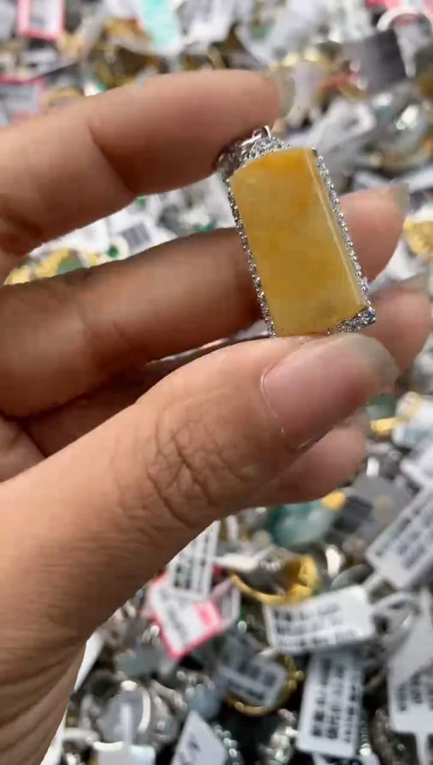 银S925镶嵌戒指翡翠888       9