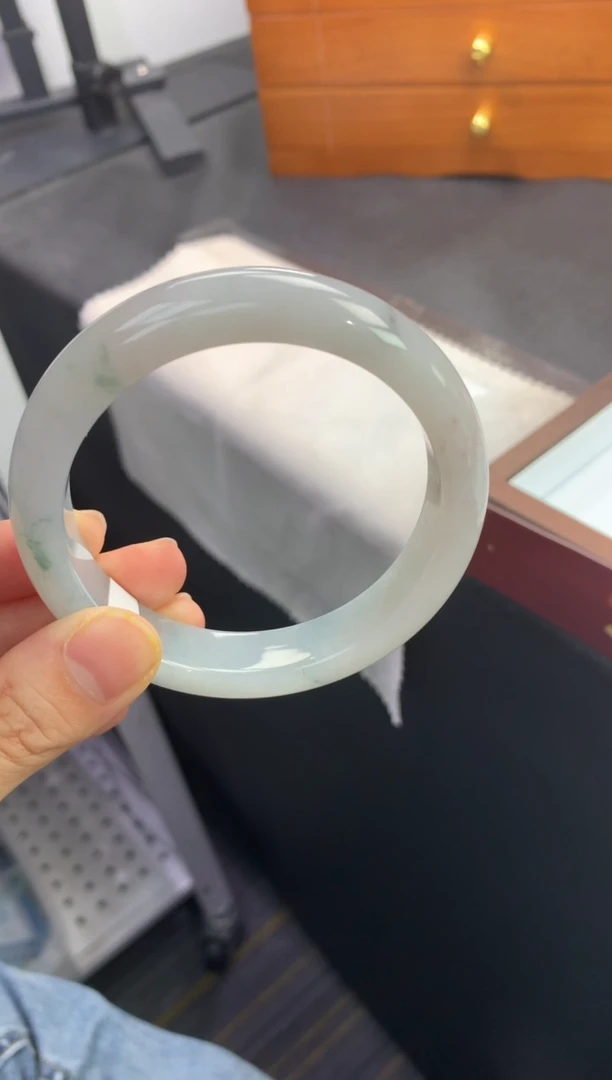 未镶嵌手镯翡翠退货需手镯吊牌标签完好