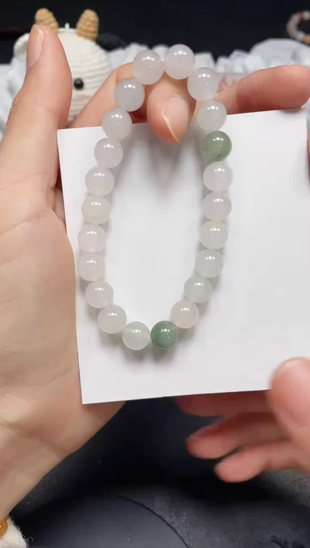 【闪购商品】石英质玉手链未镶嵌天山卡8