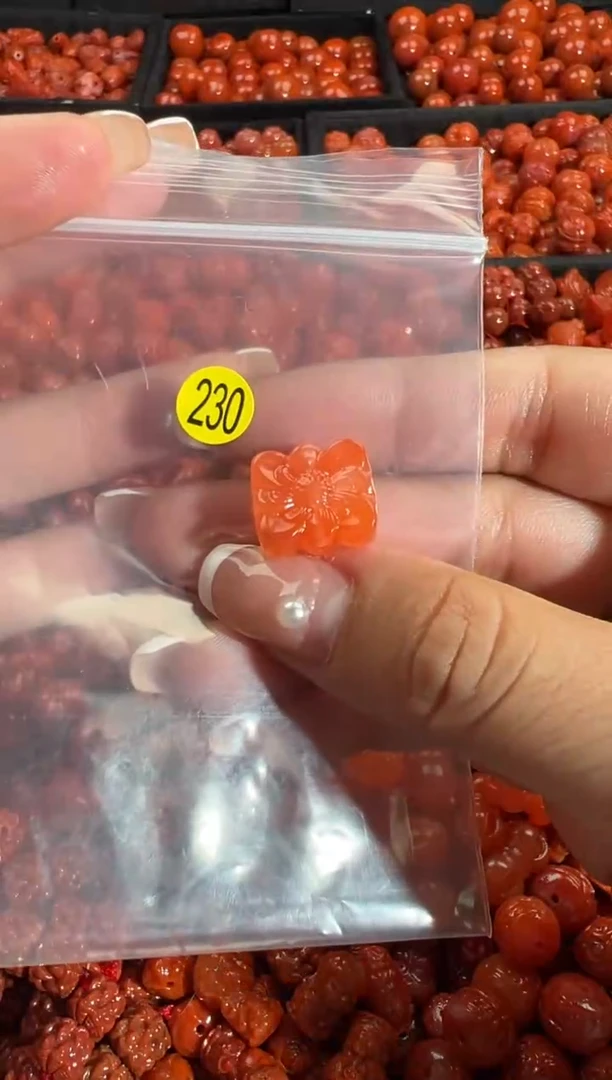 颈饰未镶嵌南红玛瑙1