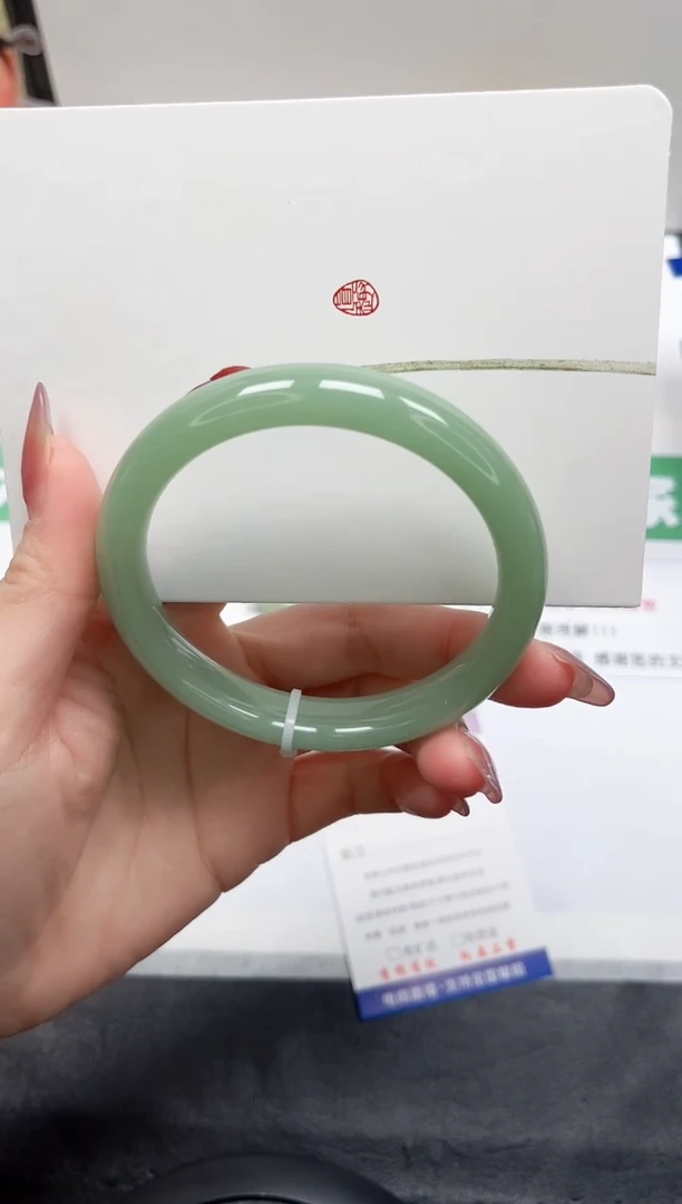 【闪购商品】石英质玉手镯未镶嵌10-60