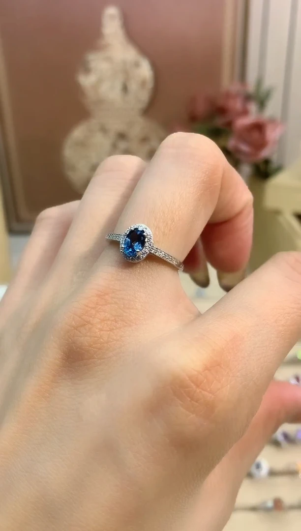 银S925镶嵌戒指托帕石微镶伦敦蓝托帕石戒指