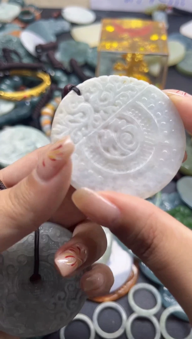 【闪购商品】翡翠颈饰未镶嵌翡翠