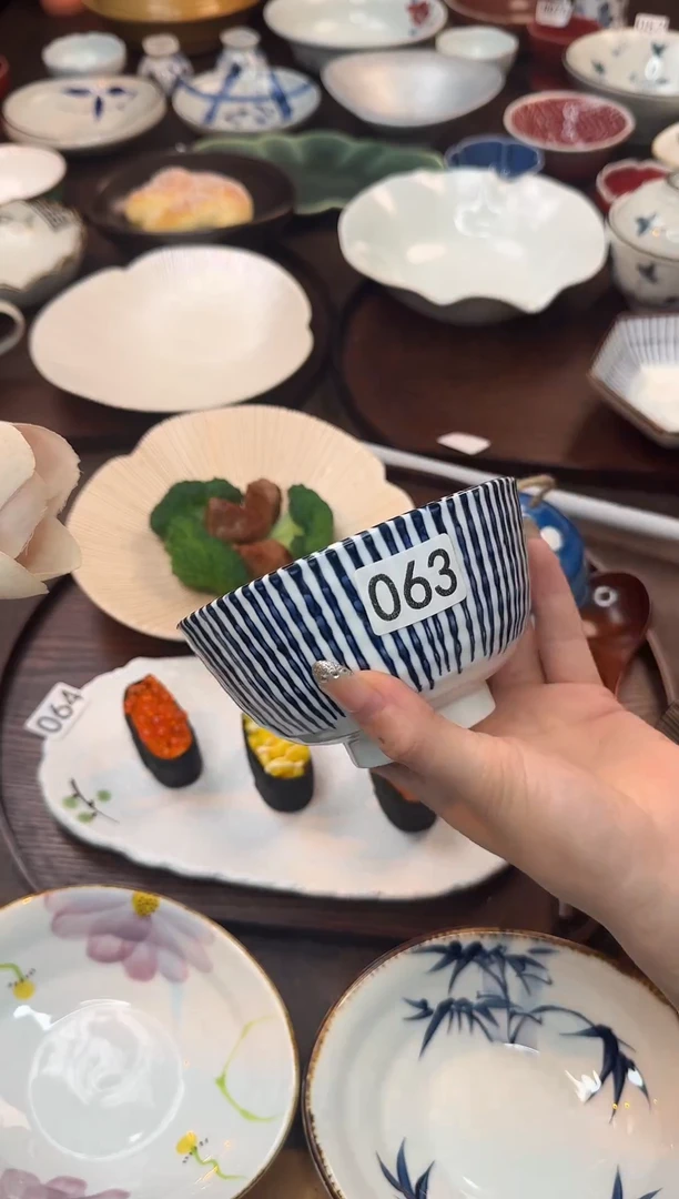 瓷063手工手绘蓝线条米饭碗