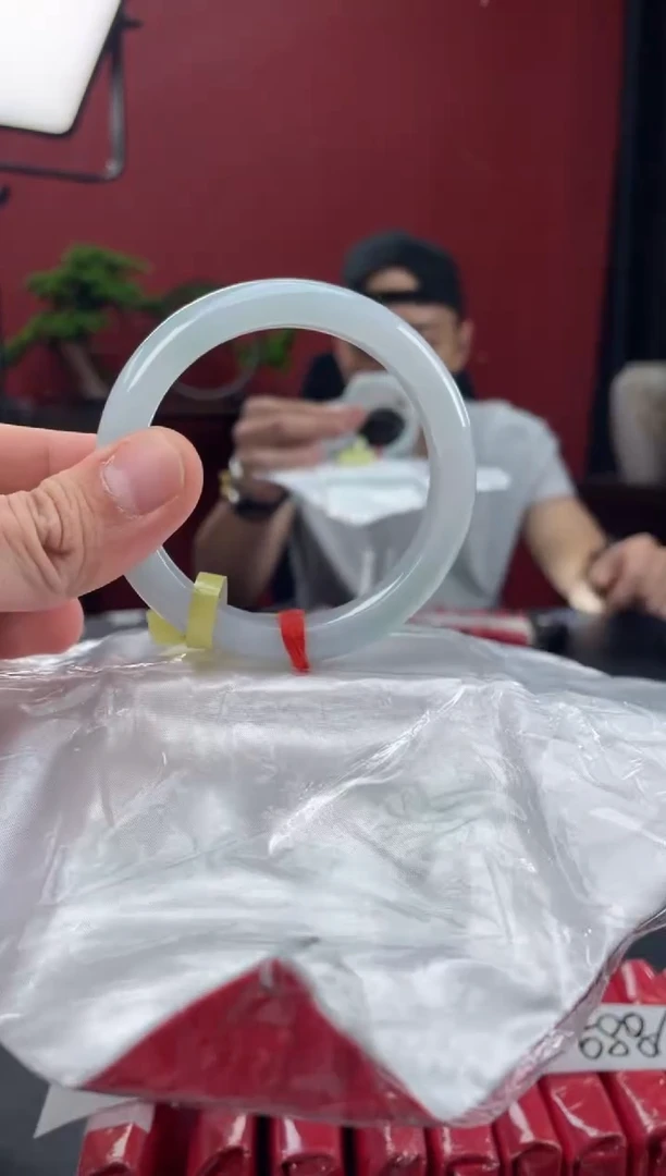 未镶嵌手镯翡翠3