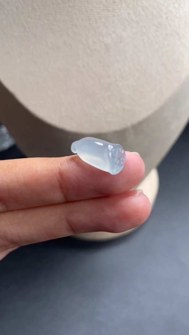 颈饰未镶嵌翡翠翡翠冰种莲蓬