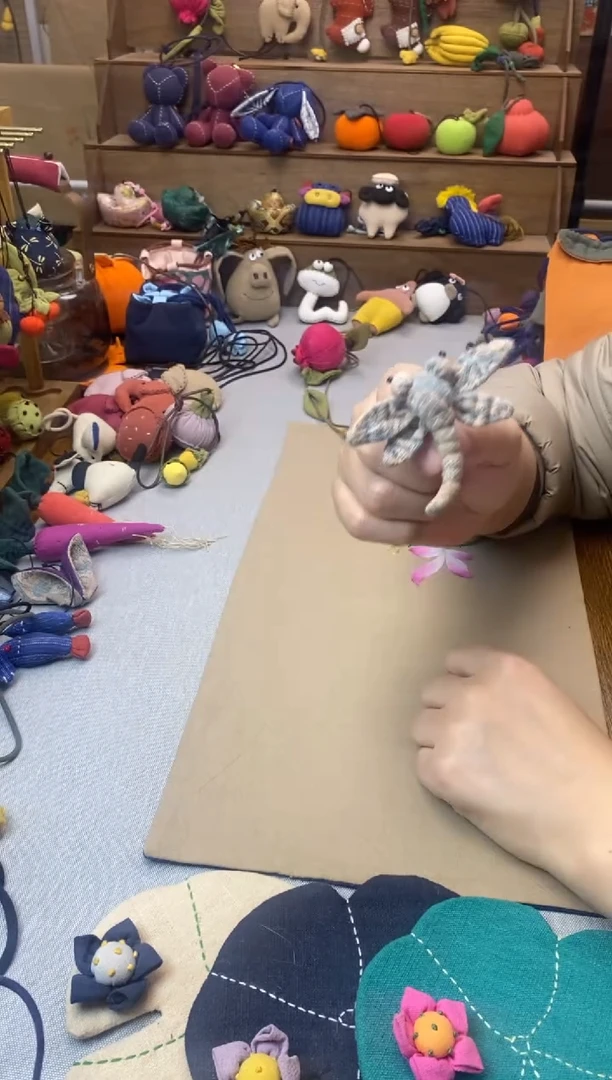 布艺蜻蜓胸针 配饰