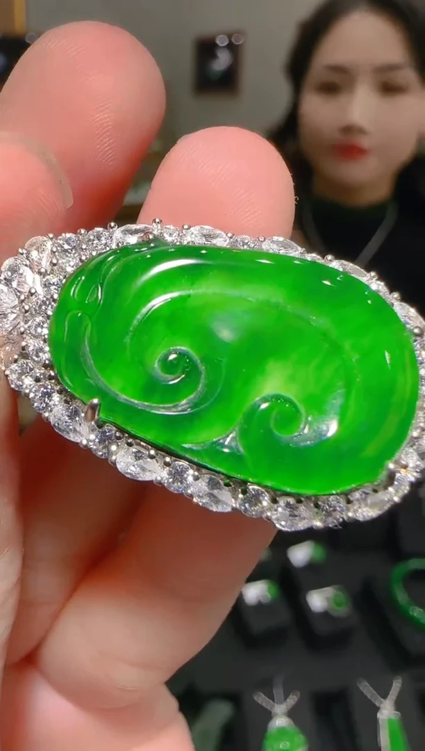 【闪购商品】翡翠吊坠(不含链)银S925镶嵌天然翡翠A货多样性发一件