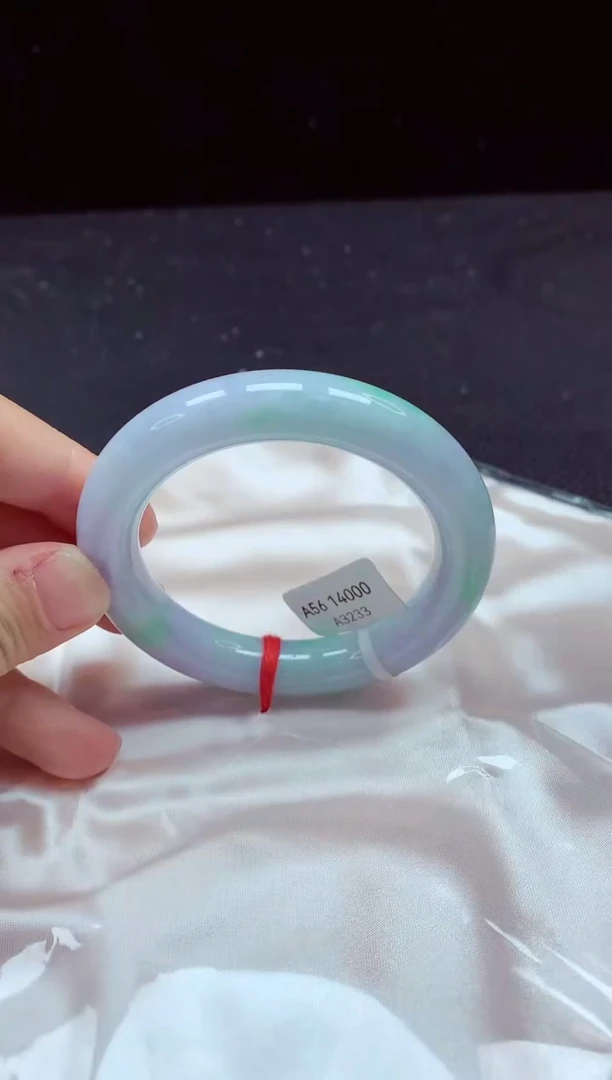 【闪购商品】翡翠手镯未镶嵌镯子56+