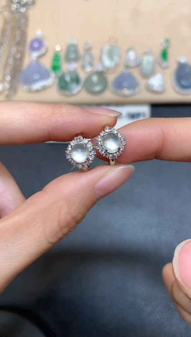 【闪购商品】翡翠耳饰18K金镶嵌【无服务费