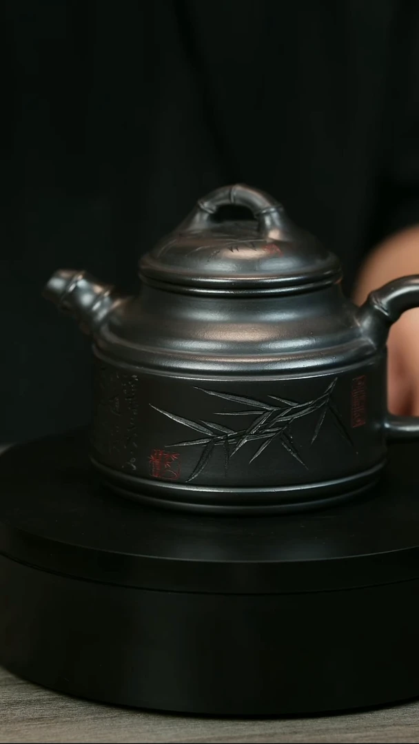 茶壶紫砂胜****售H2190李小琴石黄刻绘竹鼎