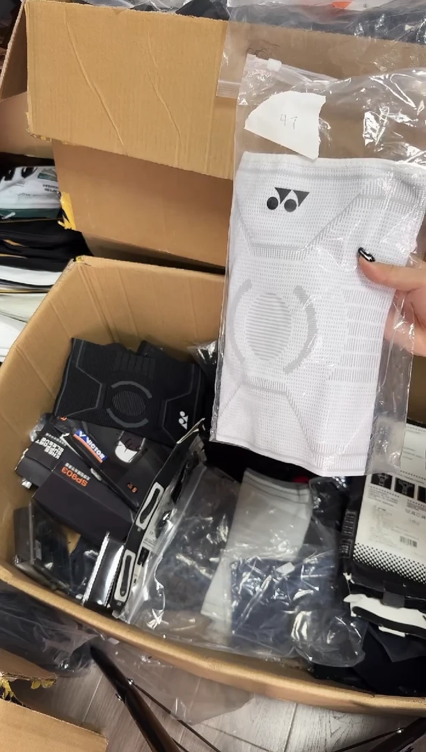 VICTOR胜利正品微瑕球拍球服护具    78