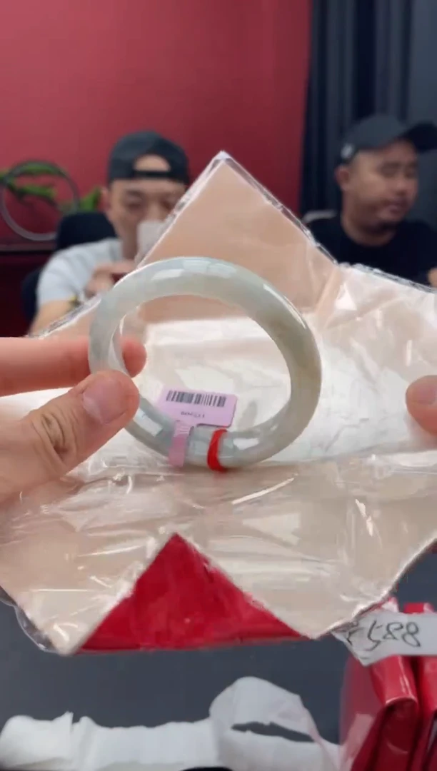 未镶嵌手镯翡翠7