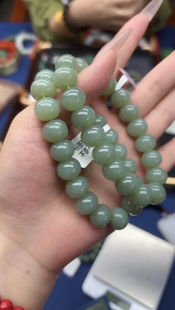 未镶嵌手串和田玉董小姐推荐 多样性发货 拍一发一dkl