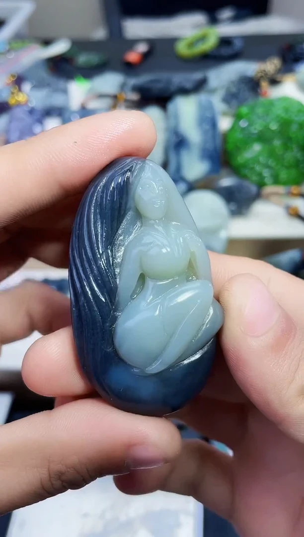 颈饰未镶嵌和田玉蛋**叔1