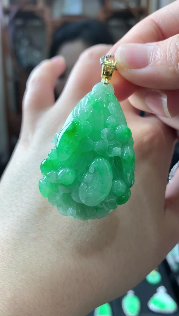 【闪购商品】翡翠吊坠(不含链)18K金镶嵌挂件