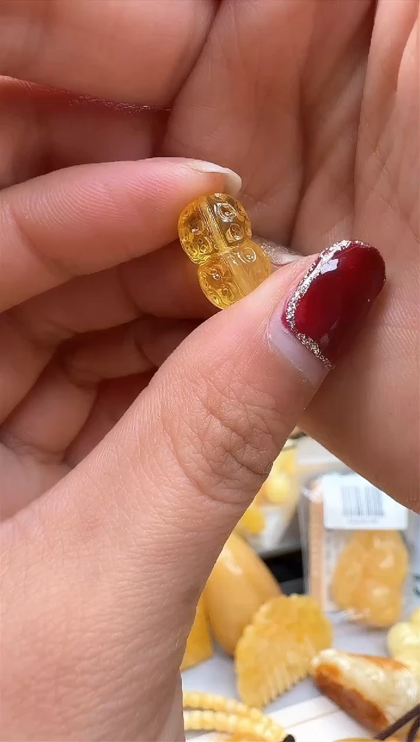 【闪购商品】琥珀裸石未镶嵌配饰
