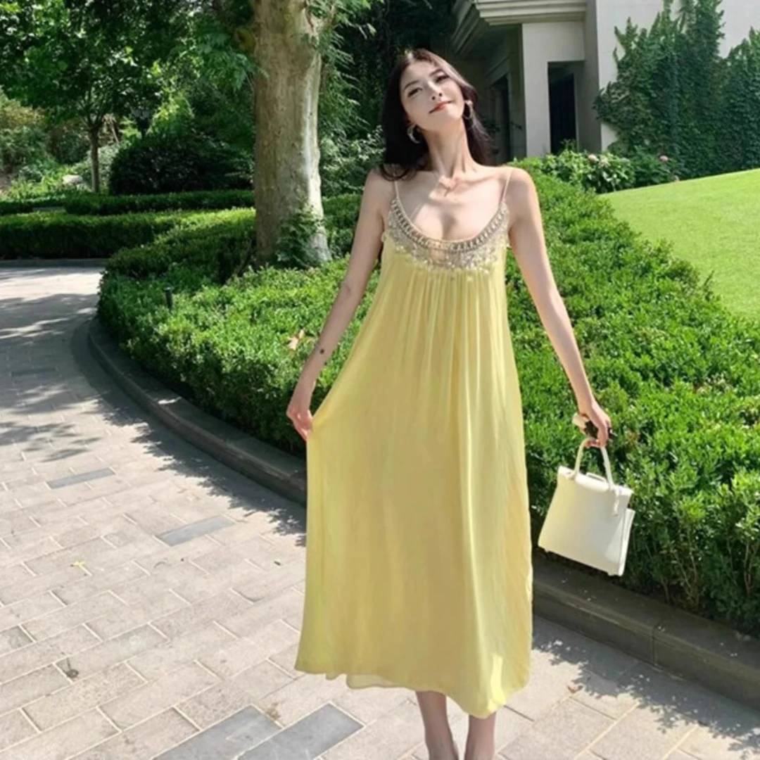法式绝美黄色气质重工钉珠镶钻吊带连衣裙宽松慵懒松弛感海边度假