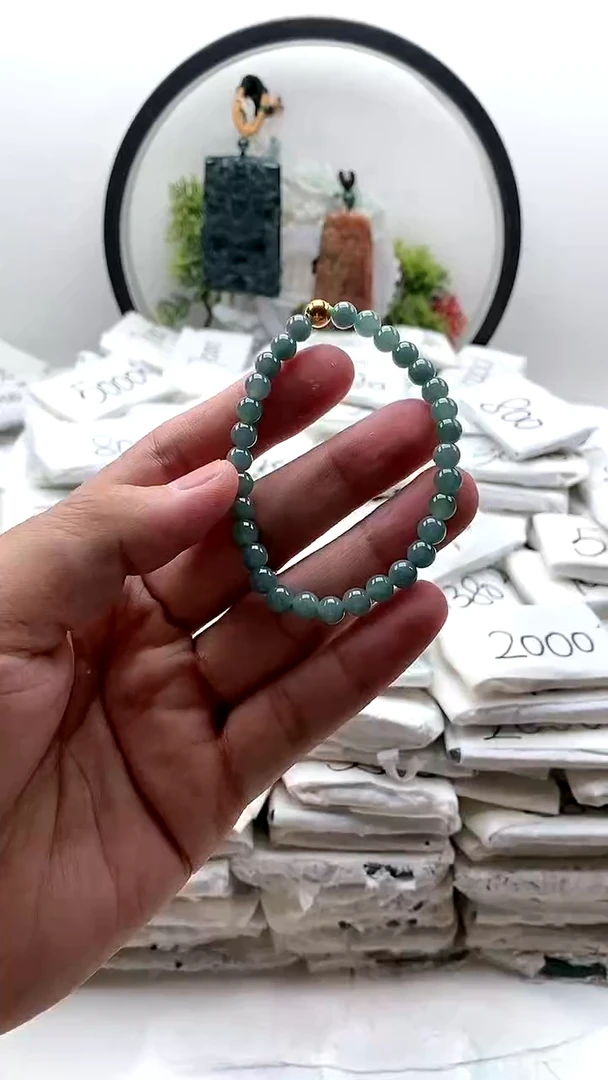 颈饰未镶嵌翡翠手串