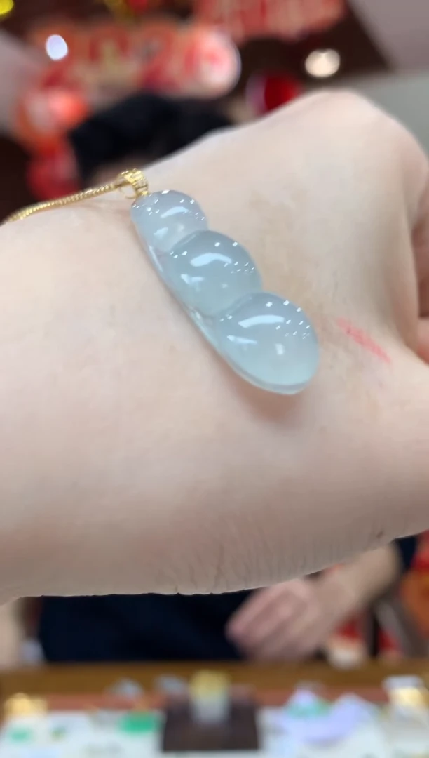 吊坠(不含链)18K金镶嵌翡翠豆子