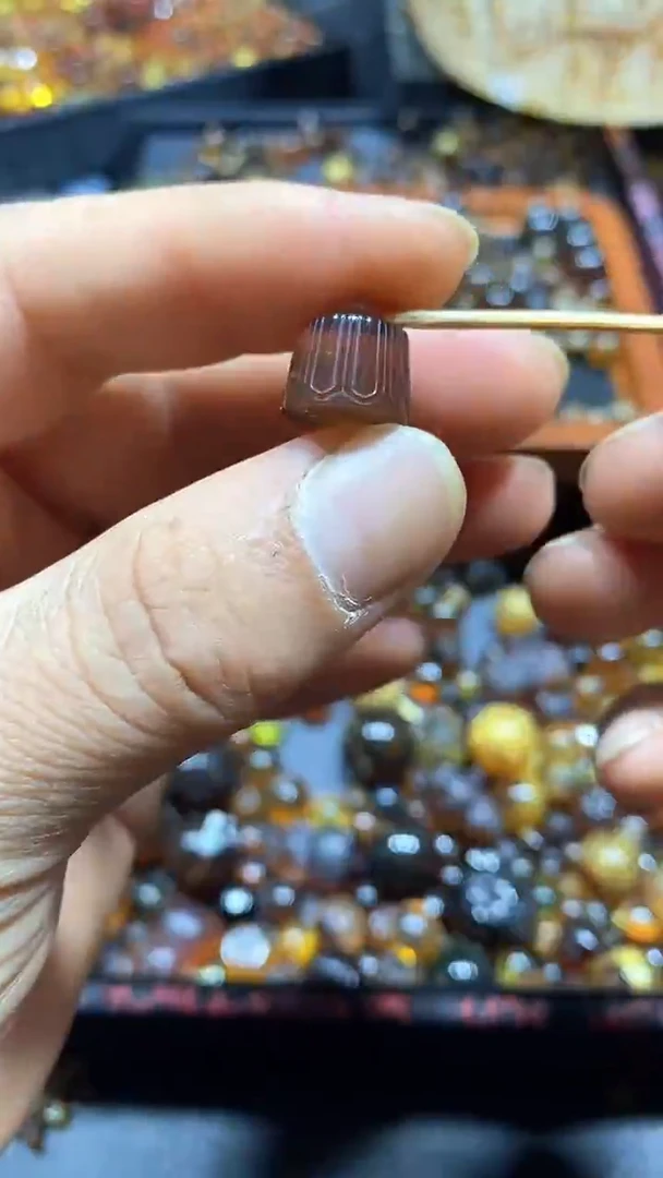 绿珀颈饰未镶嵌天然缅甸琥珀单珠