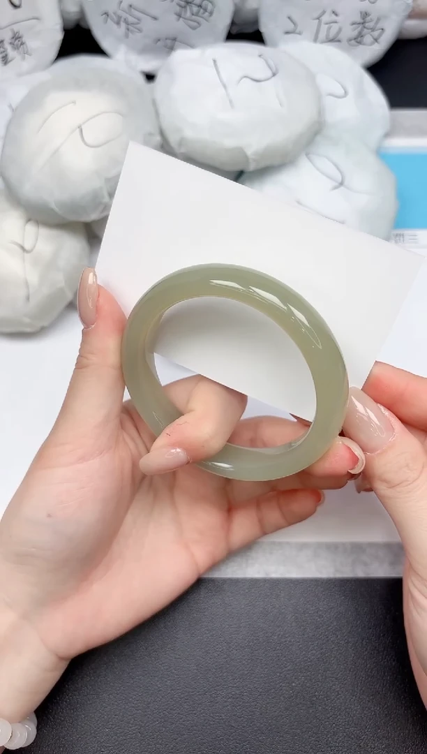 未镶嵌手镯石英质玉317/57.3