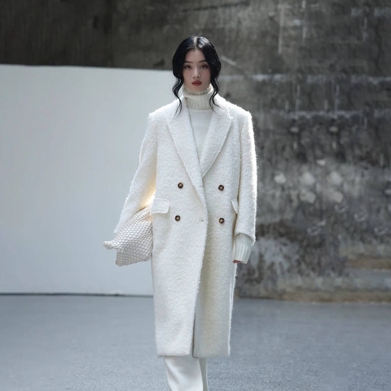 安艺怡2024新款冬白色苏力羊驼毛大衣女正肩马海毛圈圈毛毛呢外套