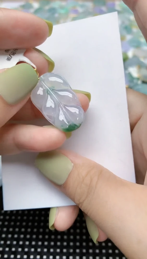 翡翠18K金镶嵌颈饰天然翡翠A货